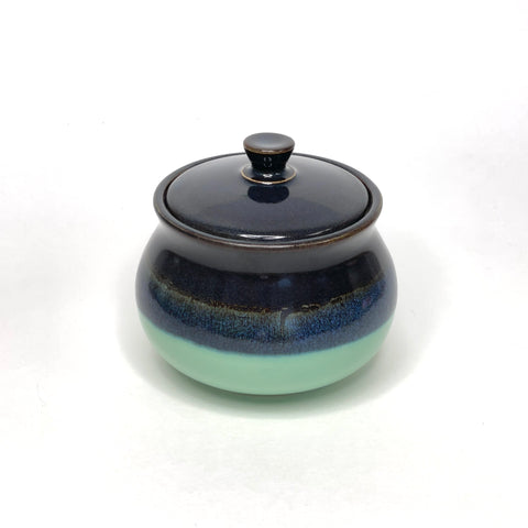 Lidded jar 4